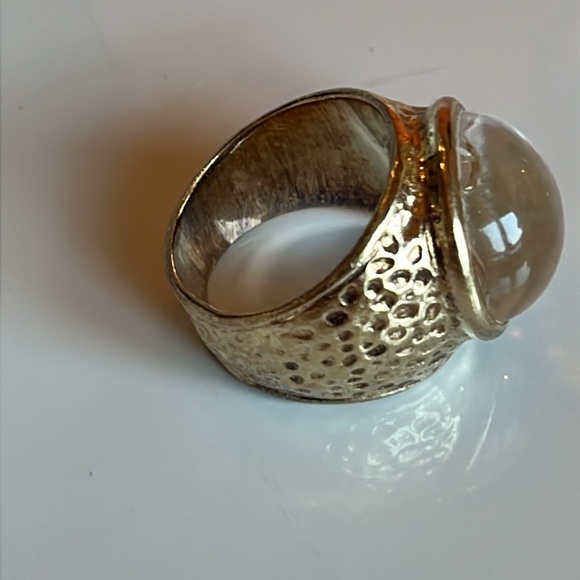Hammered Goldtone and Clear Stone Ring - Picture 2 of 10